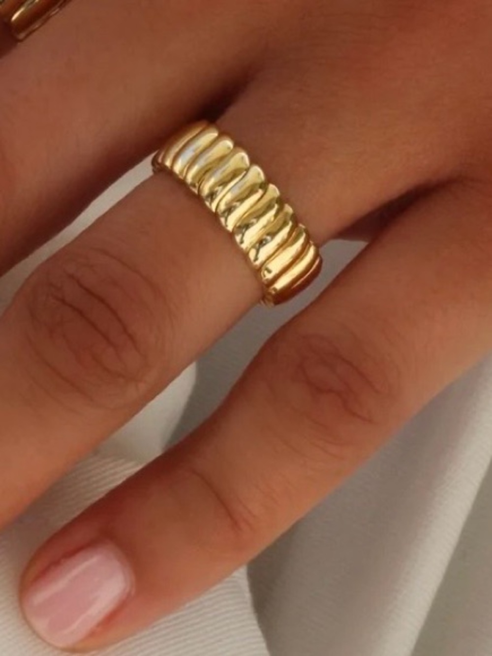 NEW 18K Gold Plated Textured
Layer Ring Sculpted Band Ring